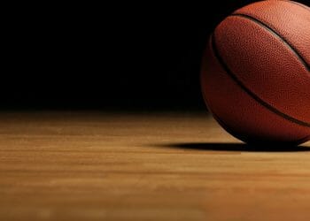 Does Kyrie Irving wear a ring on his finger?