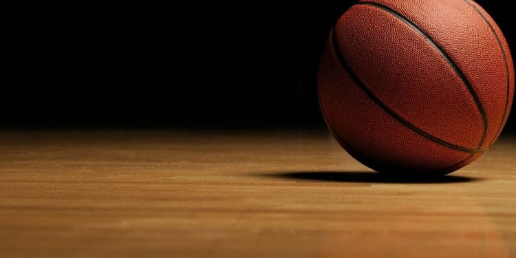 Does Kyrie Irving wear a ring on his finger?