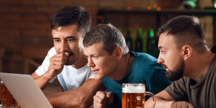 Why People Are So Obsessed With Online Slots and Sports Betting Today?