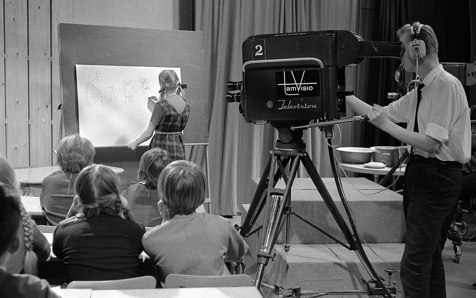 2560px-filming a television program at frenckell%e2%80%99s studio in tampere%2c 1.2.1965 %2820182673629%29