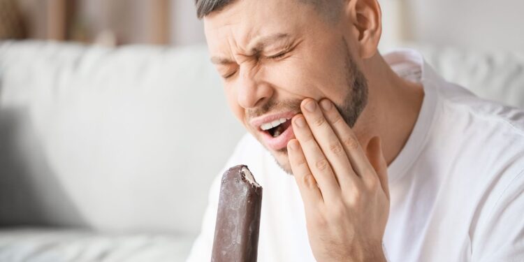 tooth hurts when biting down