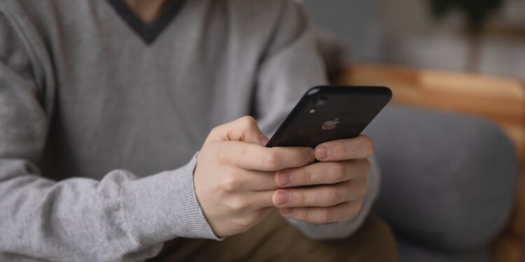 how to get out of private browsing mode on iphone