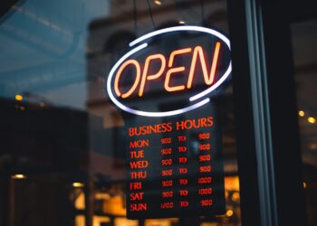 how many hours is 8am to 4pm with 30 minute lunch