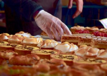 pixel 3xl pastries wallpaper