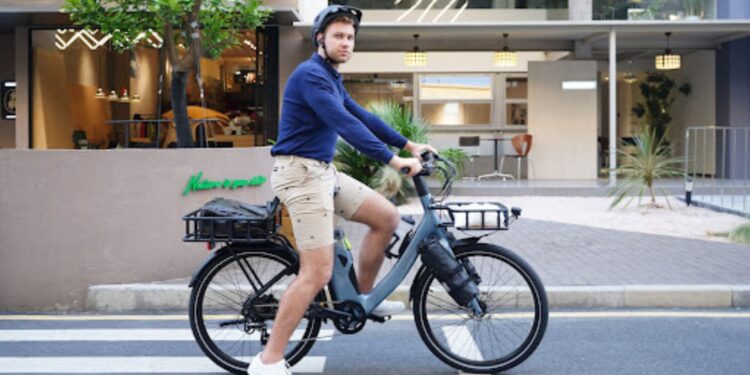 Unveiling the Himiway A3 Commuter Bike: Powerful Battery, Rapid Charging, Redefining Urban Living
