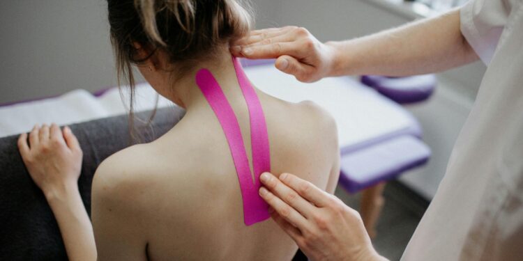 4 Key Warning Signs Your Spine Might Be Suffering from Sports Injuries