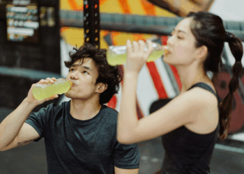 Sports Drinks for Athletes: Understanding the Benefits and Drawbacks