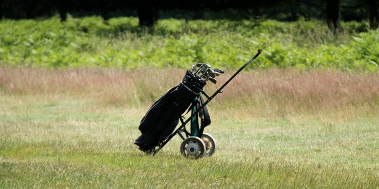 Why Electric Golf Trolleys Are Revolutionising the Way We Play Golf