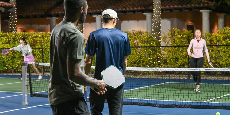 The Social and Competitive Appeal of Pickleball Compared to Tennis