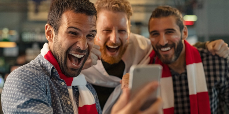 From the Stands to the Screen: How Canadian Sports Fans Are Getting More From Online Casinos