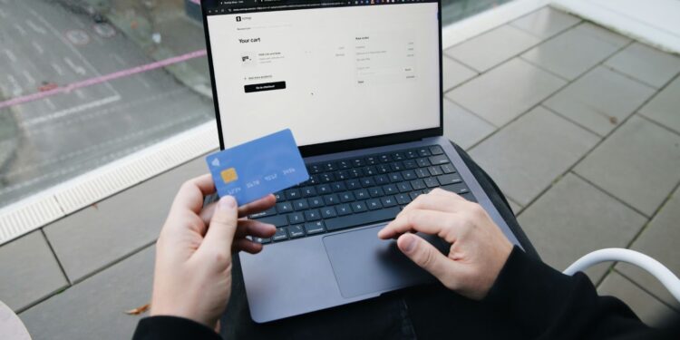 Prepaid Cards and Digital Spending: How Canadians Are Managing Online Payments