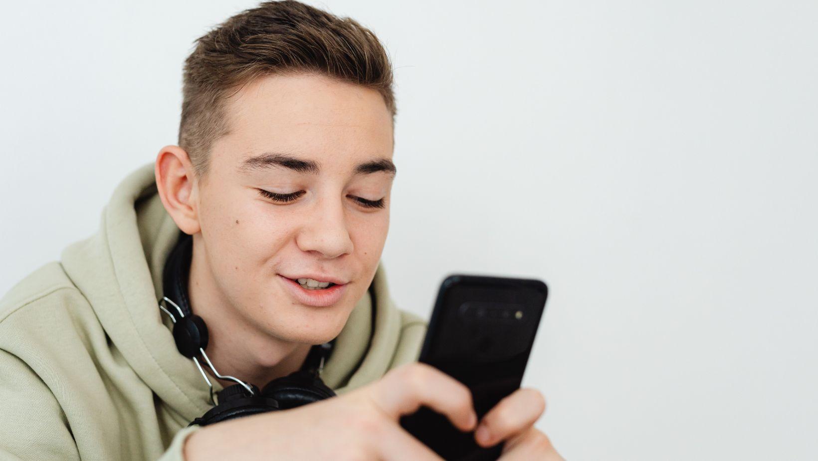 Why do Modern Sports Fans Build Entire Digital Routines Around their Fandom?